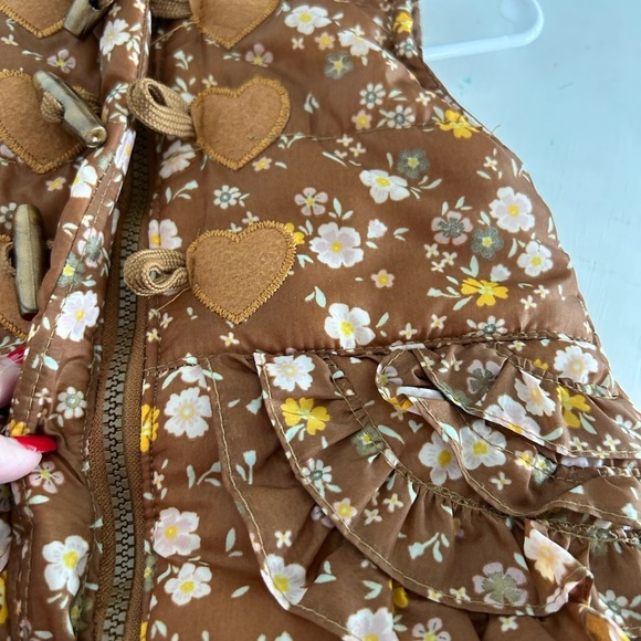 Nannette Girls Puffer Vest

Size 24M - Picture 5 of 10